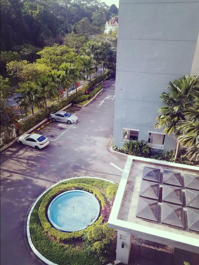 Oriental Tropics Private Forest View Apartment Singapore Bagian luar foto